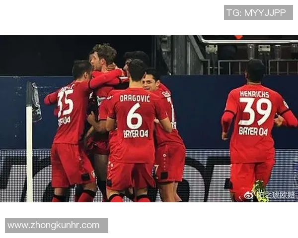 德甲汉诺威战平沙尔克04握手言和比赛火爆收场 德甲汉诺威战平沙尔克04握手言和比赛火爆收场