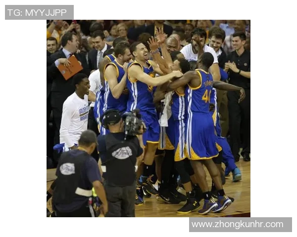 深圳篮球队的蜕变之路：从挑战到辉煌的冠军赛特别报道