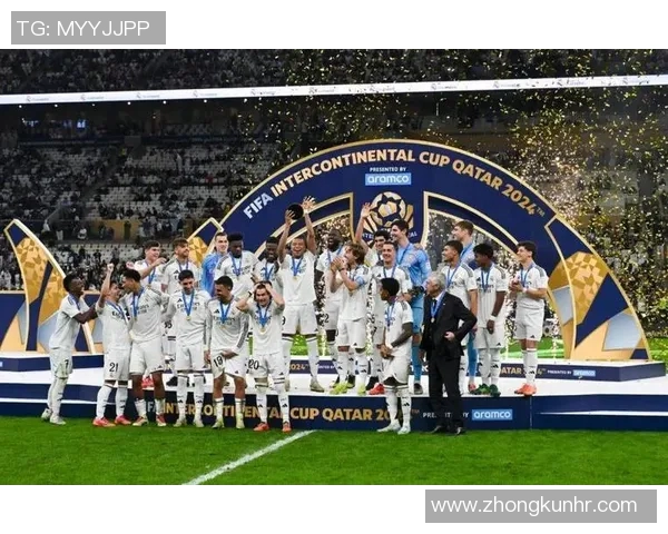 皇家马德里主帅确认球队冬季转会目标,球迷期待新援加盟 皇家马德里主帅确认球队冬季转会目标,球迷期待新援加盟